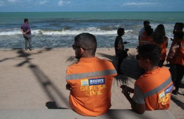 Prefeitura do Recife descarta presença de óleo em Boa Viagem