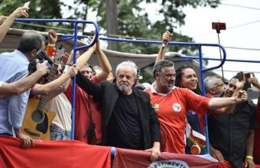 Lula um dia após ser solto: “Se a gente tiver juízo, em 2022 a esquerda vai derrotar a ultradireita”