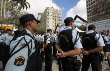 PMs envolvidos em crimes militares serão punidos e tirados da folha de pagamento, diz Governo do Ceará