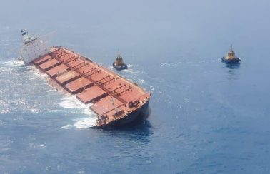 Navio contratado pela Vale sofre dano e corre risco de afundar no litoral do Maranhão