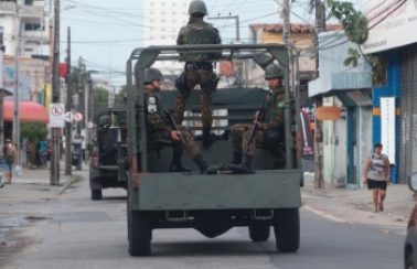 Bolsonaro antecipa a saída das Forças Armadas no Ceará