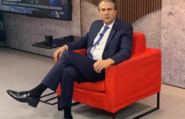 Camilo diz que Cabo Sabino, líder do motim dos policiais militares, está foragido
