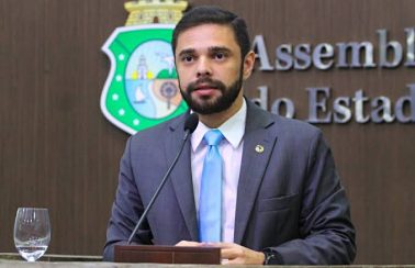 Líder do governo do Ceará é diagnosticado com coronavírus e Plenário da AL é interditado
