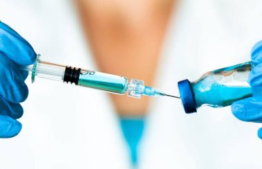 Campanha de vacinação contra a gripe começa para idosos nesta segunda (23)