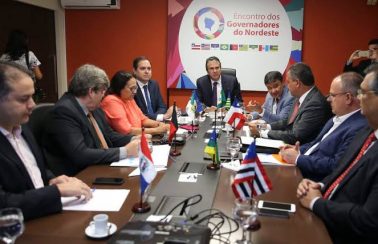 Governadores do Nordeste decidem manter medidas e enfrentam Bolsonaro