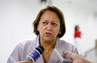 Fátima Bezerra chama de irresponsável manifestação contra isolamento