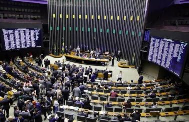Câmara aprova projeto que acelera liberação de medicamentos e insumos durante crise do coronavírus