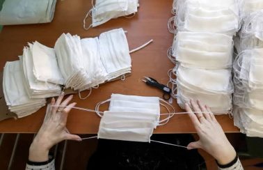 Coronavírus: Credenciamento de profissionais da costura para produção de máscaras começa neste domingo em Fortaleza