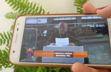 Semana Santa: sem sair de casa, fiéis poderão assistir missas pela internet
