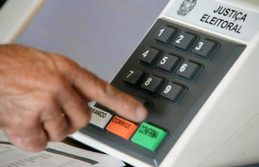 Parlamentares e dirigentes partidários estimam adiar 1º turno das eleições para 15 de novembro