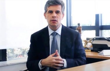 Bolsonaro demite Mandetta e Nelson Teich será nomeado ministro