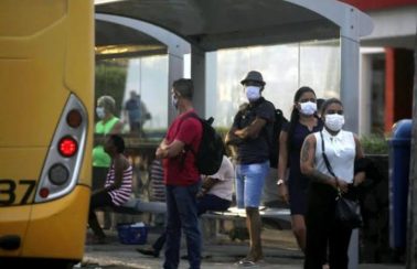 Passageiros sem máscara não poderão entrar em ônibus de Salvador a partir desta segunda
