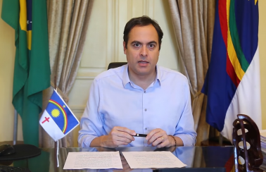Paulo Câmara sanciona lei que prorroga validade de concursos públicos em Pernambuco