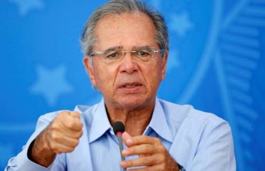 Coronavírus: Economia está começando a colapsar, afirma Paulo Guedes