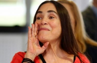 Grupo de 512 artistas divulga manifesto de repúdio à Regina Duarte
