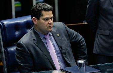 Senado: Davi Alcolumbre suspende recesso parlamentar em julho