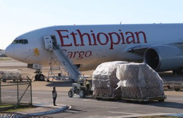 Mais 200 respiradores e 103 toneladas de EPI’s chegam ao Ceará em avião vindo da China