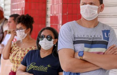 Câmara aprova uso obrigatório de máscara em locais públicos em todo o país