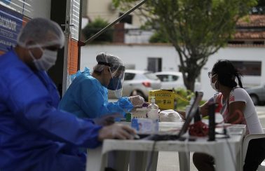 Mais de 31 mil profissionais de saúde de Salvador farão testes de Covid nos próximos dias