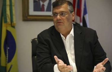 Dino anuncia que pequenas empresas podem abrir a partir da próxima segunda-feira (25) no Maranhão