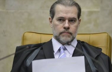 Exame de Toffoli para Covid-19 dá negativo; ministro segue internado