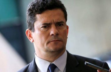 ‘Tão loucos mas, ainda bem, tão poucos”, diz Sergio Moro sobre bolsonaristas