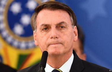 ‘É o destino de todo mundo’, afirma Bolsonaro após lamentar mortes por coronavírus