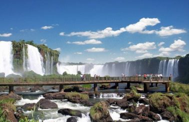 Atrações turísticas reabrem no Brasil e no mundo