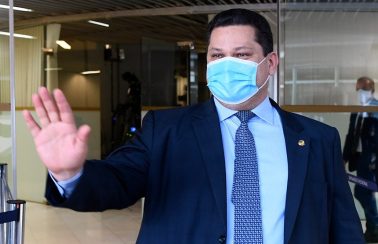 Alcolumbre devolve MP que dava a Weintraub poder para nomear reitores