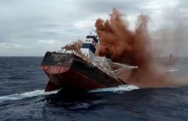 Depois de 3 meses encalhado, navio Stellar Banner é afundado no Maranhão; Veja vídeo