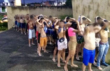 50 pessoas são presas em festa clandestina em cidade do Nordeste