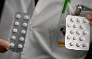Enquanto EUA barram, Brasil amplia orientações de uso da cloroquina