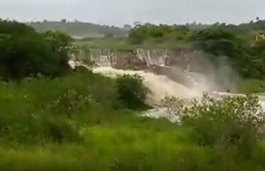 Barragem se rompe e atinge três cidades em Pernambuco