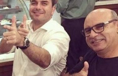Queiroz, ex-assessor de Flávio Bolsonaro, é preso no interior de SP