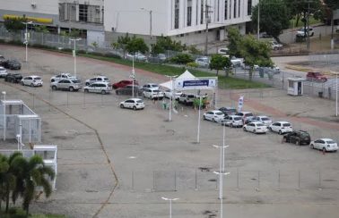 Segundo dia de ‘drive-thru’ de testagem identifica mais 246 casos positivos de Covid-19 em Natal
