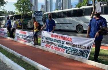 Coronavírus: motoristas de ônibus de turismo e escolares fazem ato por auxílio do Governo da PB