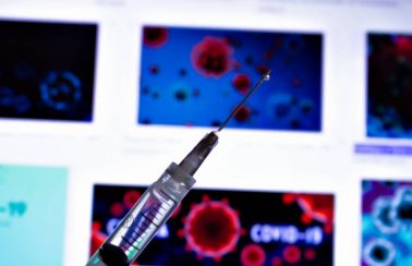 Vacina candidata de Oxford contra a Covid-19 começa a ser testada no Brasil
