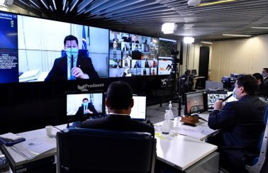 Senado aprova em 1º turno PEC que adia eleições municipais deste ano para novembro