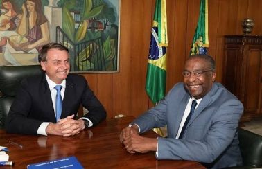 Bolsonaro anuncia professor Carlos Alberto Decotelli como novo ministro da Educação