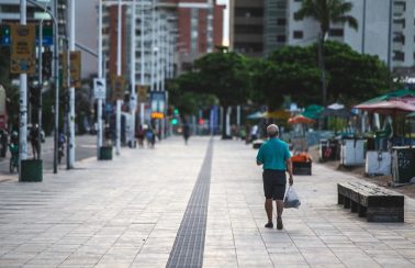 Fortaleza avança para 3ª fase do plano de retomada, mas ainda tem restrições; confira as mudanças