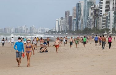 Recife retoma o comércio dos quiosques e autoriza banho de mar a partir desta quinta (16)