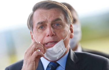 Bolsonaro informa que novo exame para a Covid-19 deu resultado positivo