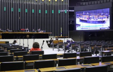 PEC que torna Fundeb permanente deve ser analisada hoje