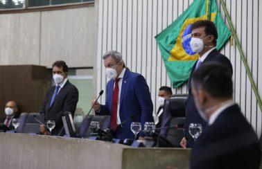 Assembleia do Ceará retoma sessões com esquema obrigatório de higiene para evitar contágio pela Covid-19