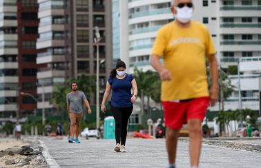 Projeto de lei estabelece multa de R$ 285 para quem não usar máscara no Ceará