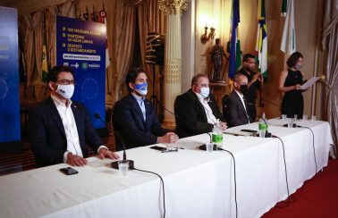 Governo de Pernambuco anuncia liberação de mototáxi e lutas marciais e prorroga suspensão das aulas