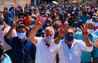Evento de pré-candidato a prefeito causa aglomeração no interior da Bahia