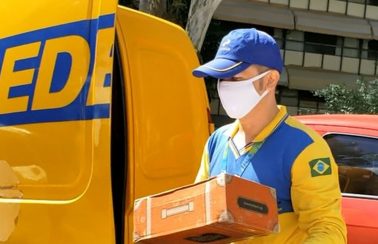 Funcionários dos Correios entram em greve em todo o país