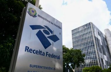 Celulares e até barcos serão leiloados pela Receita Federal em Fortaleza