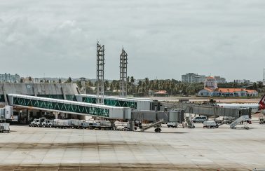 Aeroporto de Salvador tem voos cancelados por causa de chuva e ventos fortes